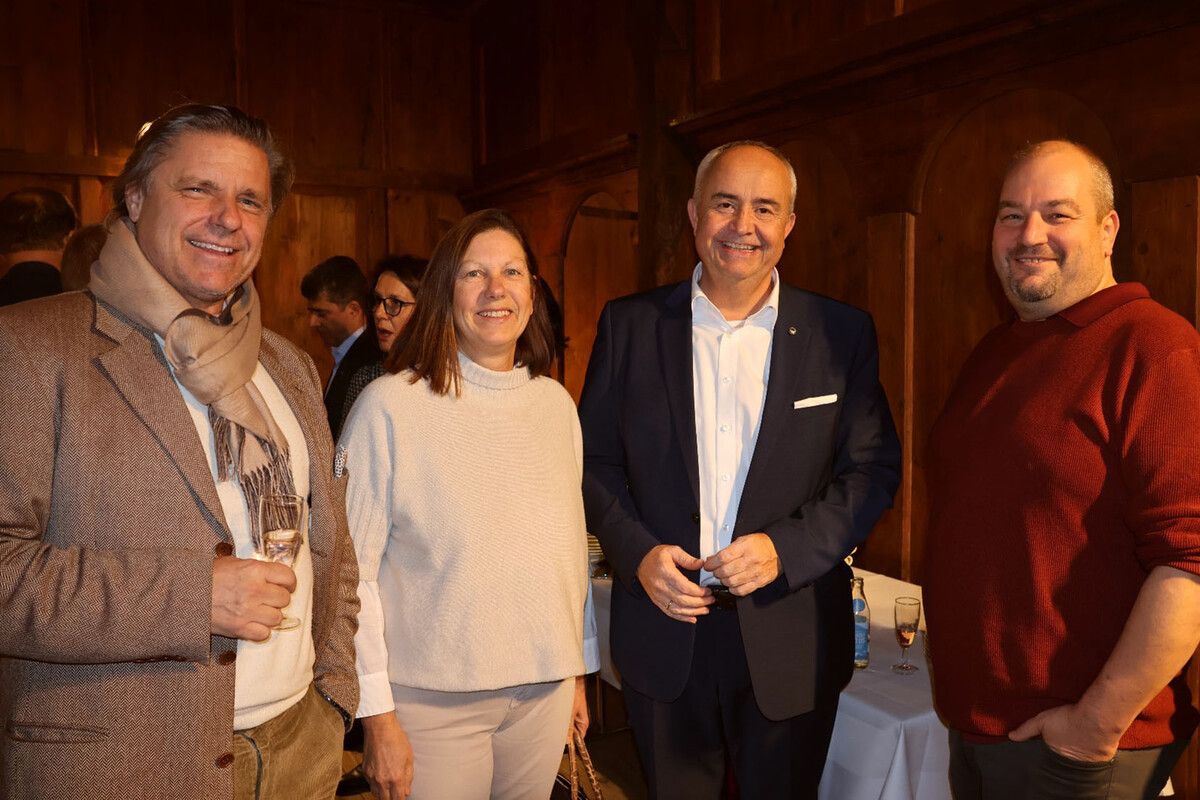 Peter Bernatzik, Gaby Drexel, Bgm. Manfred Böhmwalder und Ralf Loacker.⇒afp