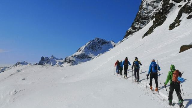 Skitourenabenteuer in der Silvretta: – Naturfreunde Vorarlberg laden erfahrene Tourengeher ein.⇒Naturfreunde Vorarlberg
