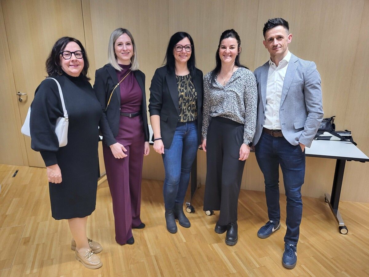 V.l.: Verena Walch, Perrine Getzner, Julia Reinheimer, Antonia Carotta und Markus Steurer.⇒Privat