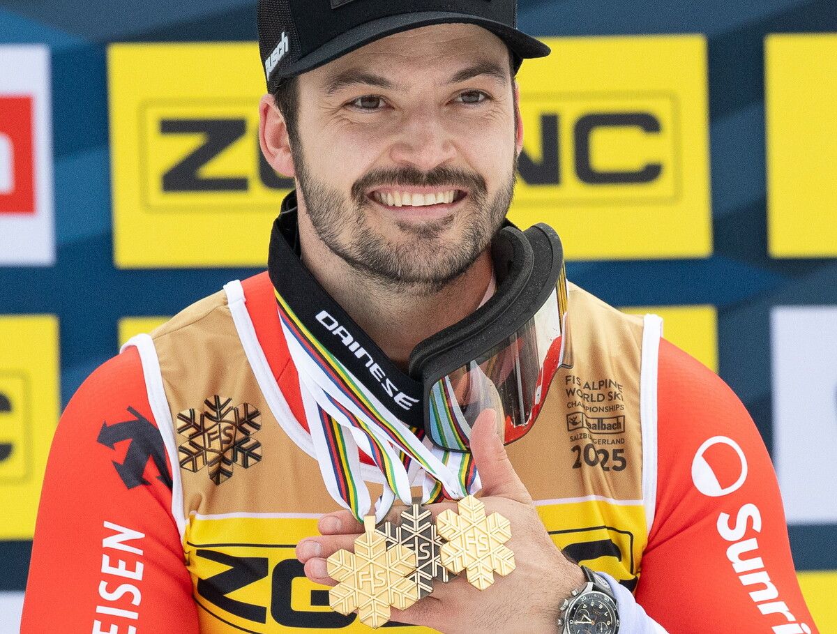 Zweimal Gold, einmal Bronze – Loic Meillard darf sich feiern lassen.⇒apa