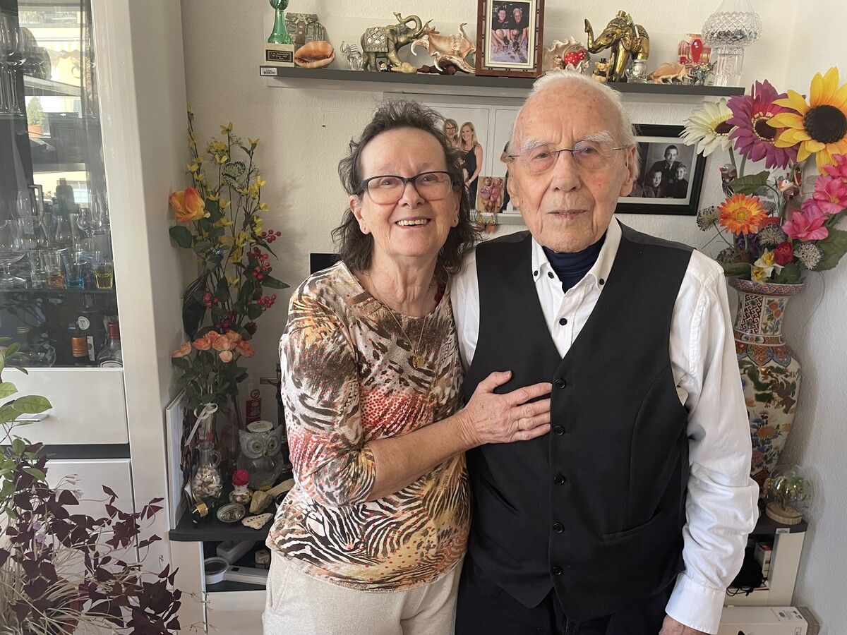 Zwischen Heidemarie und Anton Antreich passt kein Blatt, so eng sind sie verbunden.⇒kum
