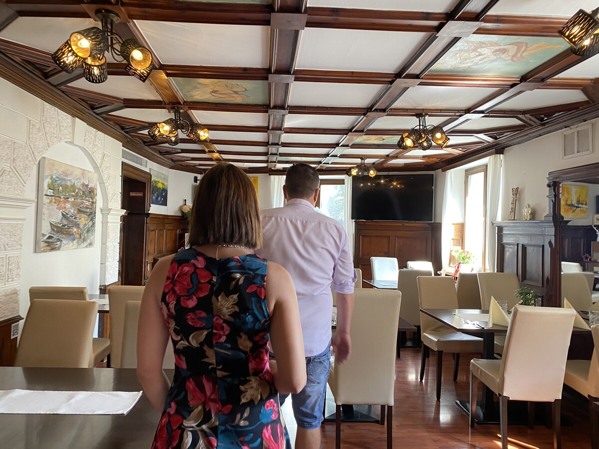 Abschied vom Restaurant: Wirtsleute Christine und Mario Sinn. ⇒VN/PEM