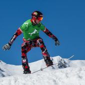 Snowboardcrosser rocken das Grasjoch