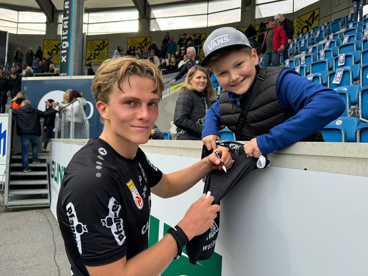 Auch Altachs Paul Koller hat klein angefangen, jetzt sind seine Autogramme bei den Fans heiß begehrt.⇒VN
