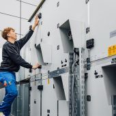 Dorfinstallateur trotzt der Krise am Bau