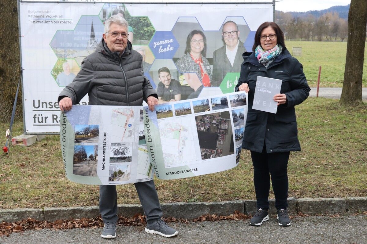 Bürgermeisterin Katharina Wöß-Krall und Martin Bitschnau freuen sich auf den Neubau des Generationenparks Brederis. ⇒vn-TK