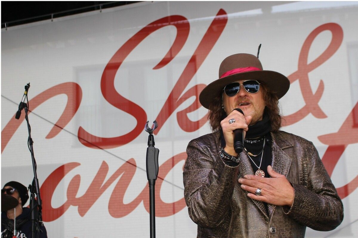 Christian Garbinato covert Zucchero nicht nur, er „lebt“ das Original und interpretiert die Musik seines Idols mit Leidenschaft.
