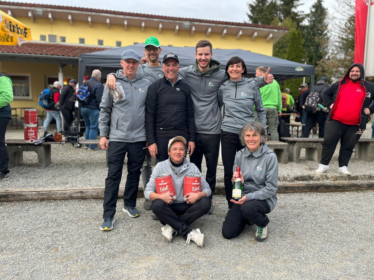 Das CPV-Team mit Günter Lins, Rob Mes, Michael Haim, Tobias Walser, Barbara Lins (hinten), Quang Hoang und Irene Längle. ⇒Verein