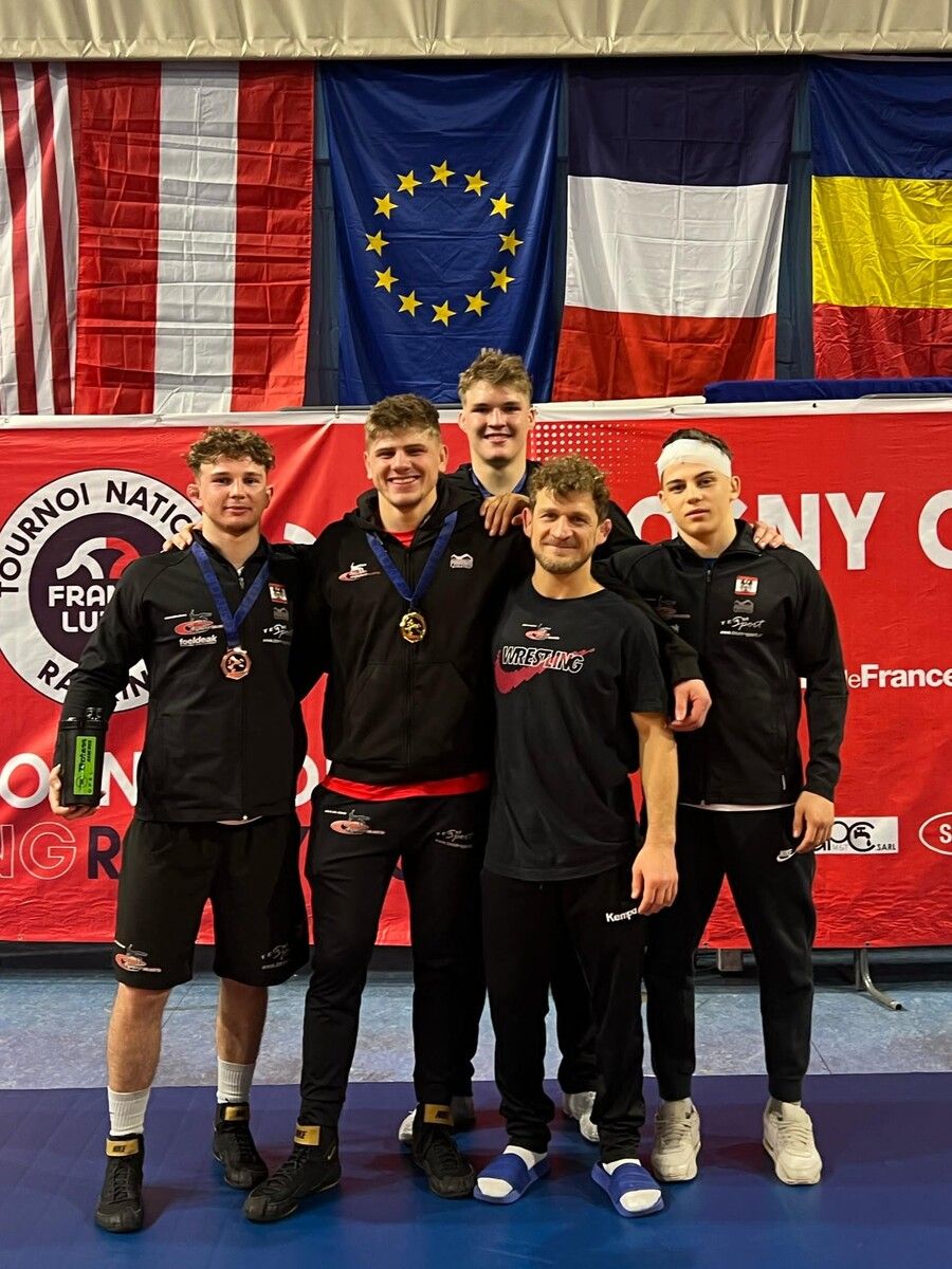 Das erfolgreiche Team des KSK Klaus im Turnier in Frankreich. ⇒vn/TK