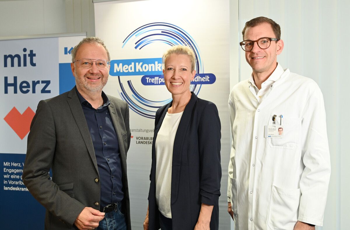 Das Expertentrio informierte umfassend: Oberarzt Bernd Hartmann, Psychoonkologin Simone Bösch und Primar Thomas Winder (v.l.).⇒vlkh