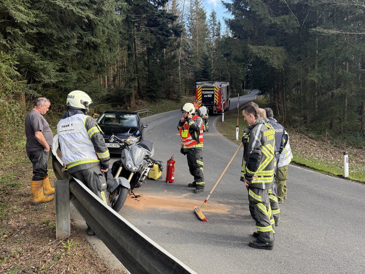 Der 26-jährige Motorradfahrer wurde bei dem Unfall leicht verletzt.⇒vlach