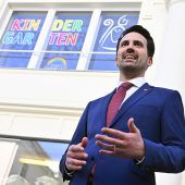 Neos-Bildungsminister zwischen Skepsis und Vorschusslorbeeren