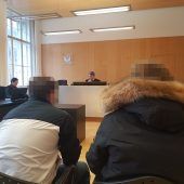 Schlägerei vor dem Gerichtssaal