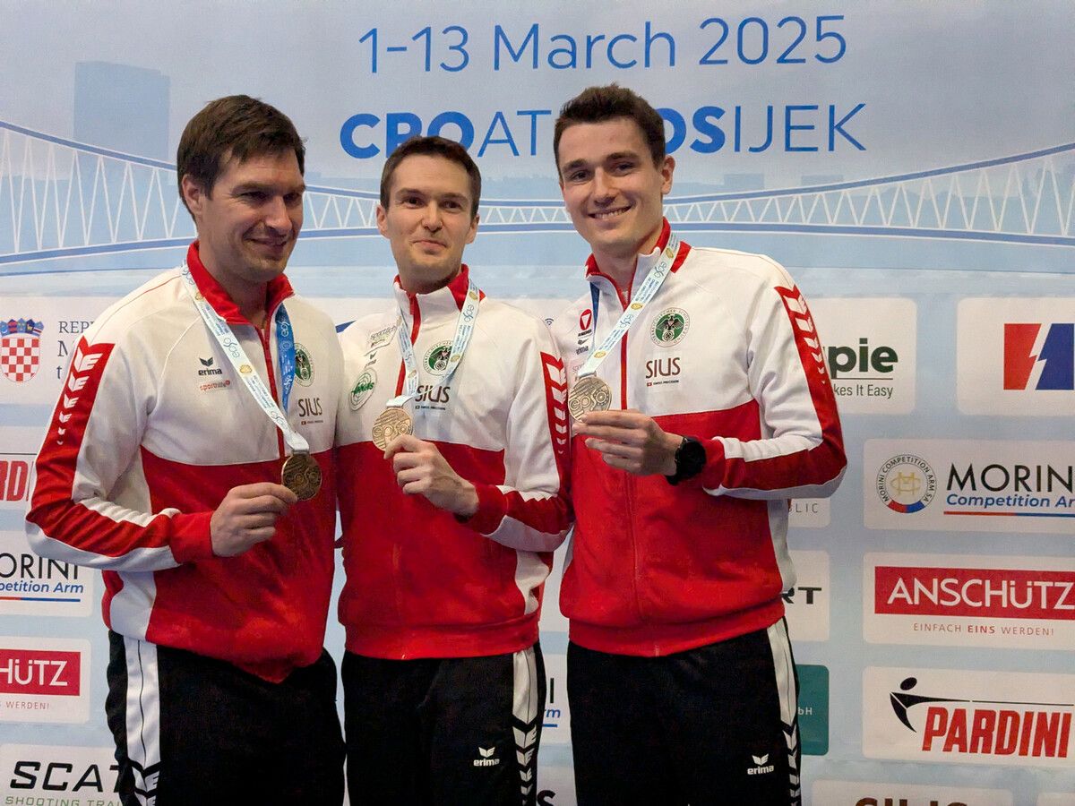 Die beiden Hohenemser Thomas Mathis (Mitte) und Patrick Diem (r.) mit dem Steirer Martin Strempfl.⇒ÖSB/Roth