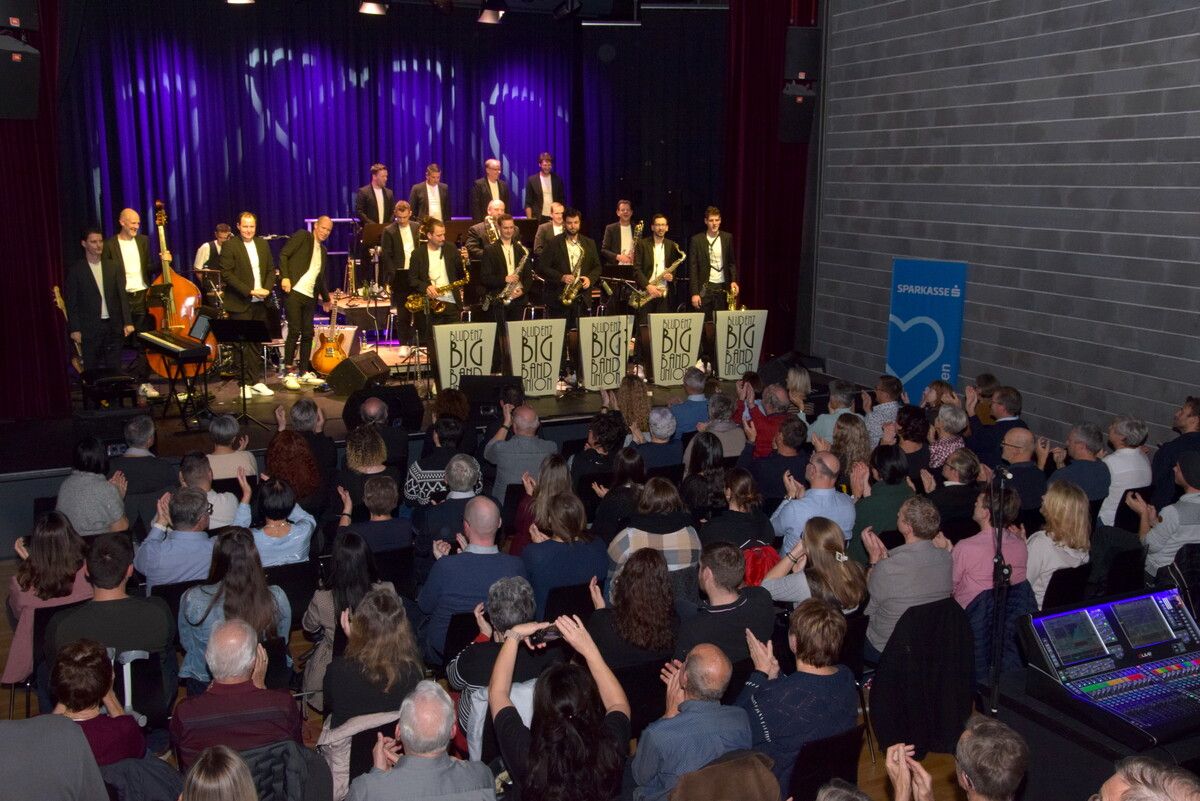 Die Bludenz Big Band Union gibt gemeinsam ein Konzert mit den Monroes. ⇒SCO