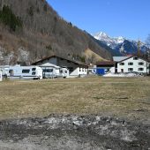Zweigeteilter Bau des Gemeindezentrums