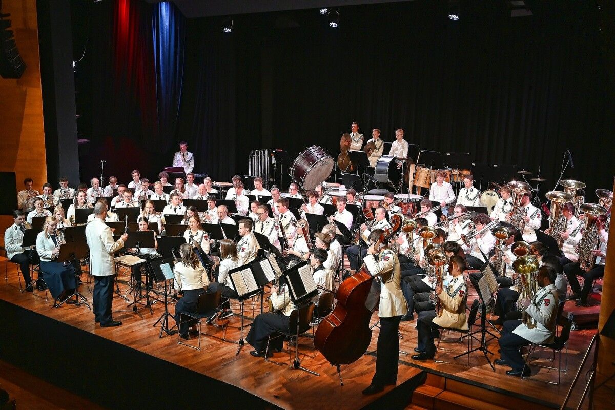 Die Militärmusik Vorarlberg bildete einen imposanten Klangkörper.⇒BMS (6)