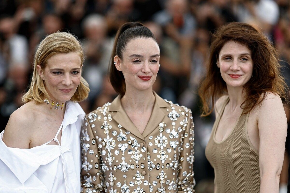 Die Regisseurin Céline Sallette mit den Schauspielerinnen Charlotte Le Bon und Judith Chemla. ⇒AFP