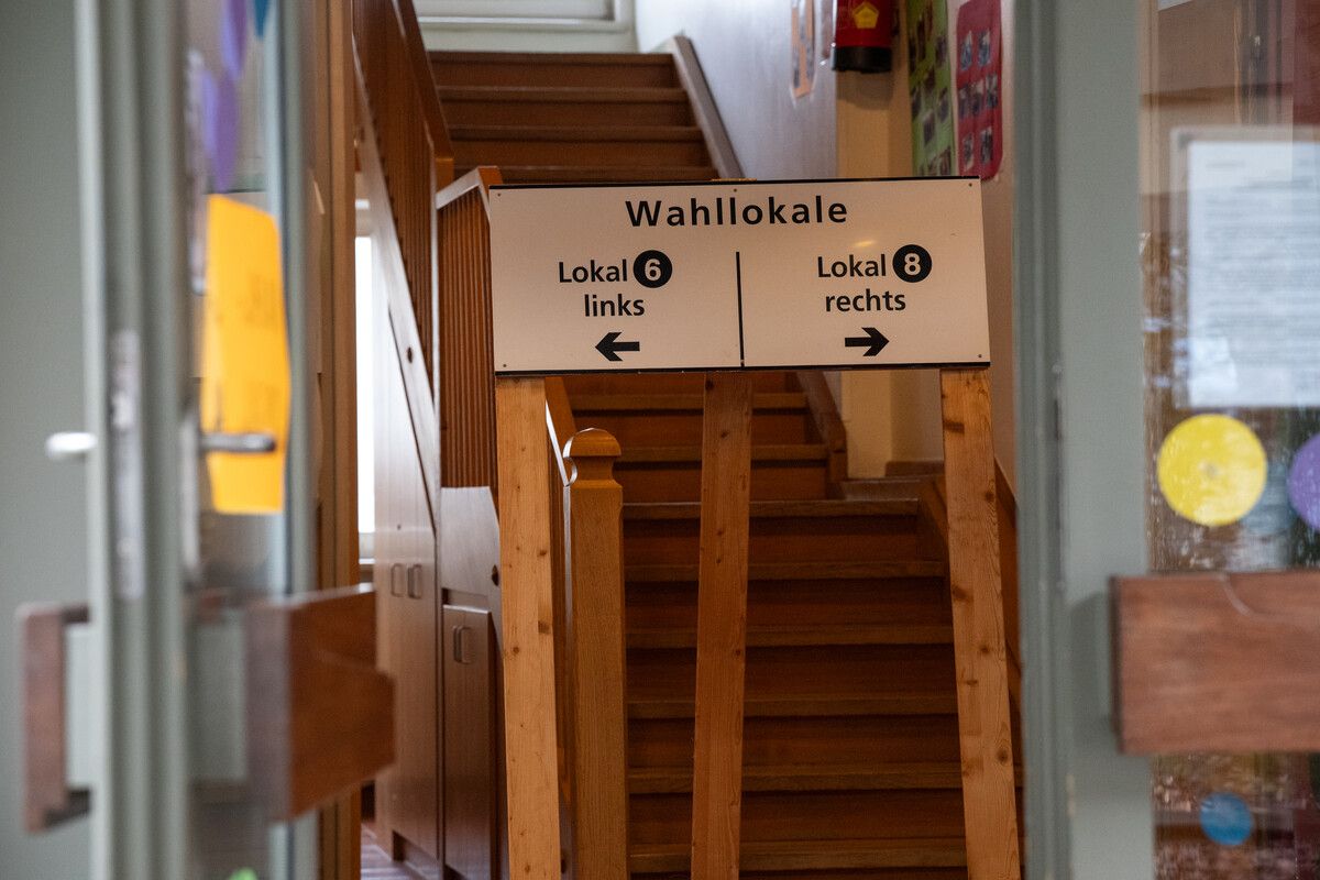 Die Wahlbeteiligung lag am Sonntag voraussichtlich bei 54,3 Prozent. Das ist zwar ein leichter Anstieg, jedoch auf niedrigem Niveau.⇒VN/serra