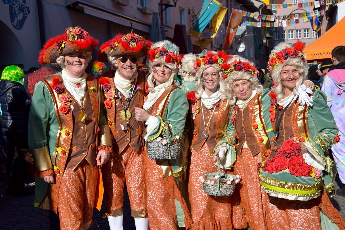 Diese Gruppe lief mit Begeisterung beim Umzug mit.