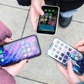 Jugendliche können und sollen ­verbotene Online-Inhalte melden
