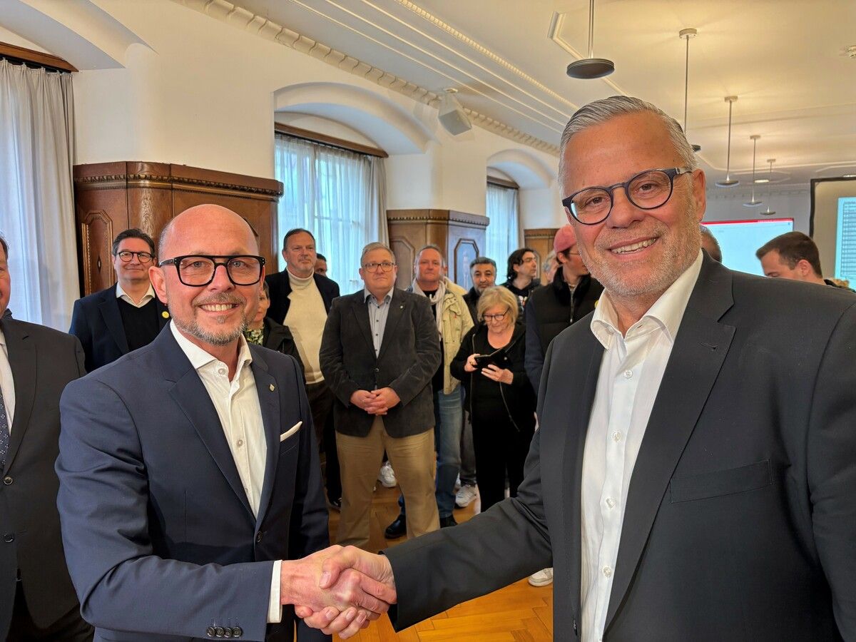 Ein klarer Sieger und ein klarer Verlierer: Michael Ritsch (l.) und Roland Frühstück.