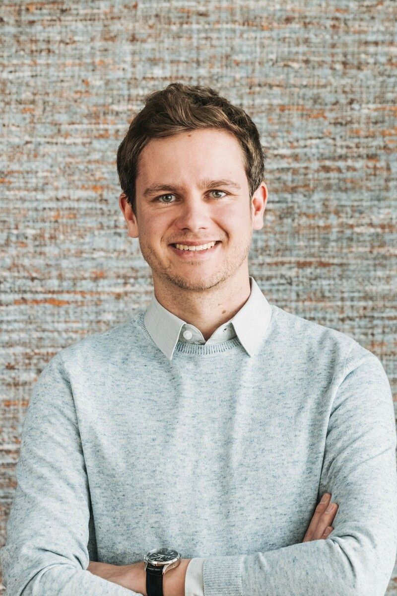 Elias Beiser zeigt sich erfreut über den überraschenden Wahlerfolg in Lech.