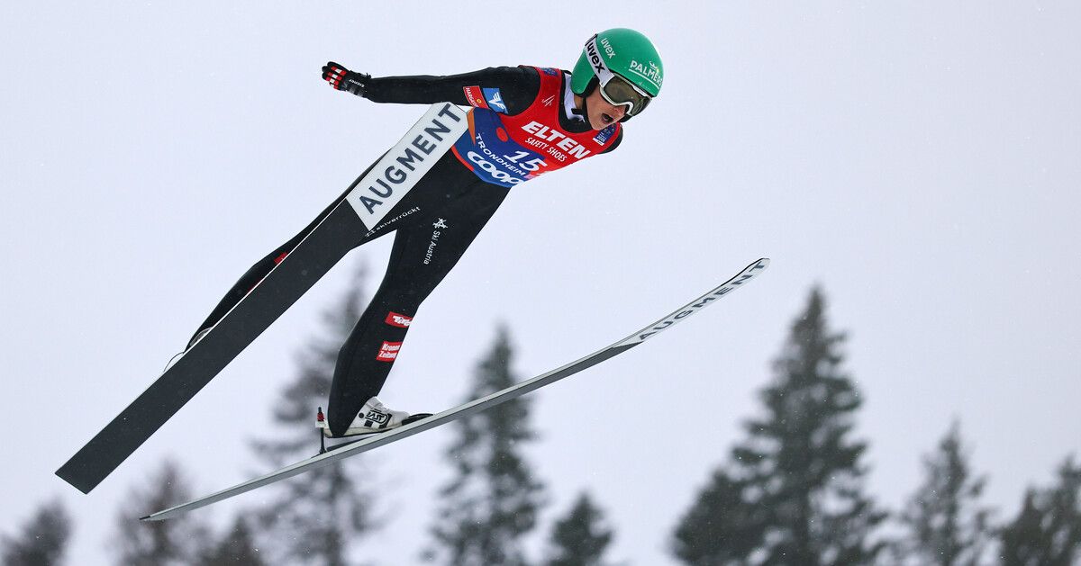 Eva Pinkelnig holte im Jahr 2024 gleich sechs Weltcupsiege im Skispringen der Damen.⇒gepa