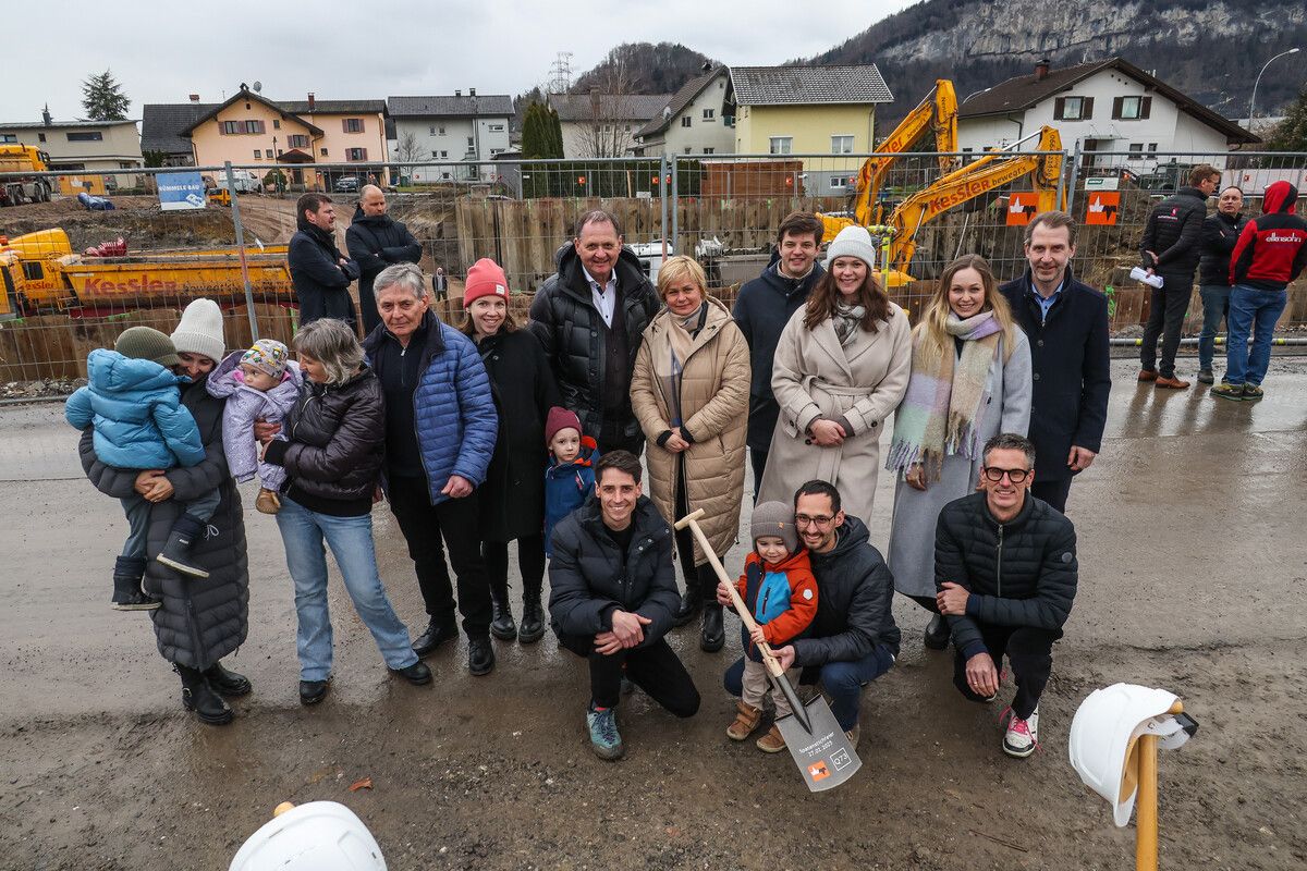 Familie Gstöhl freut sich auf den Startschuss für ihr Bauprojekt. ⇒VN/Steurer