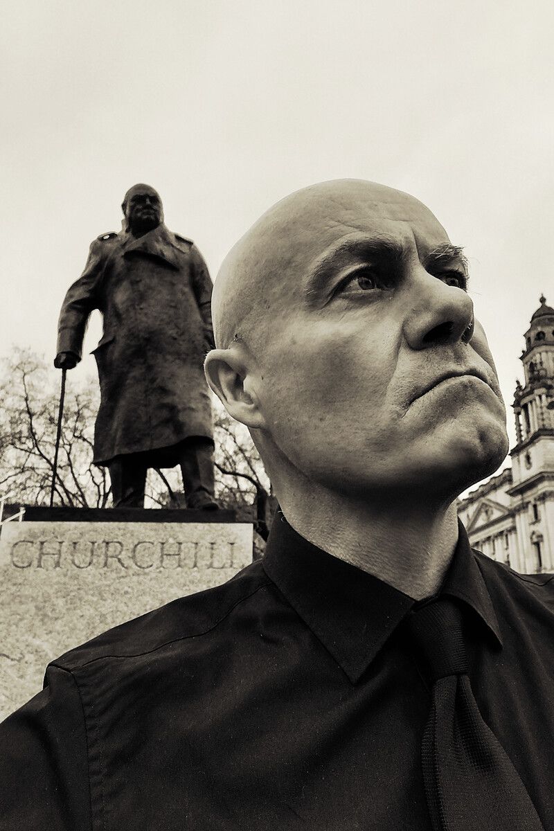 „Gran Consiglio (Mussolini)” von und mit Tom Corradini im Theater Kosmos. ⇒Tom Corradini