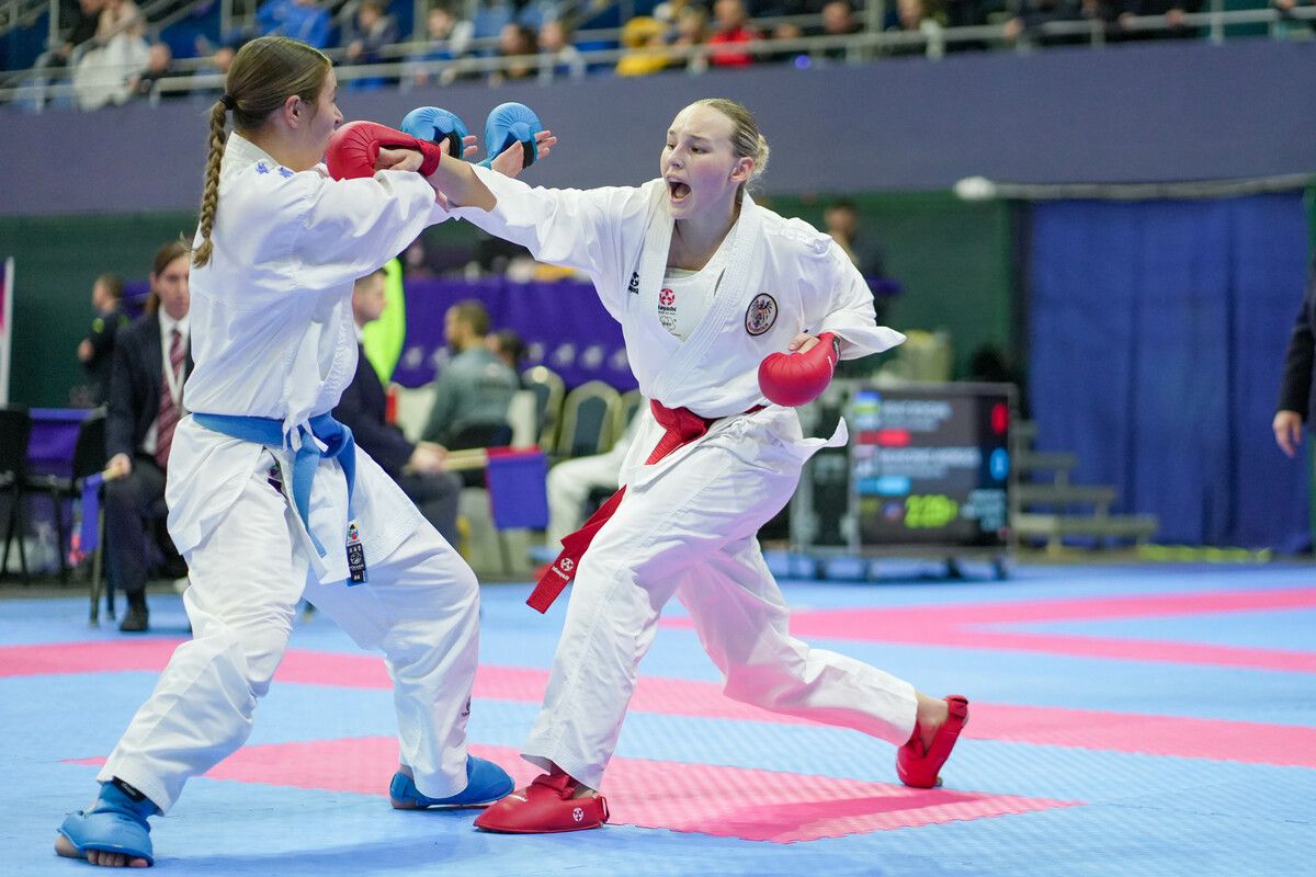 Die 21-jährige Hanna Devigili aus Fraxern lieferte bei ihrer zweiten Teilnahme bei einer Elite-EM eine vielversprechende Leistung ab und konnte fünf ihrer sieben Kämpfe gewinnen.⇒Karate Vorarlberg