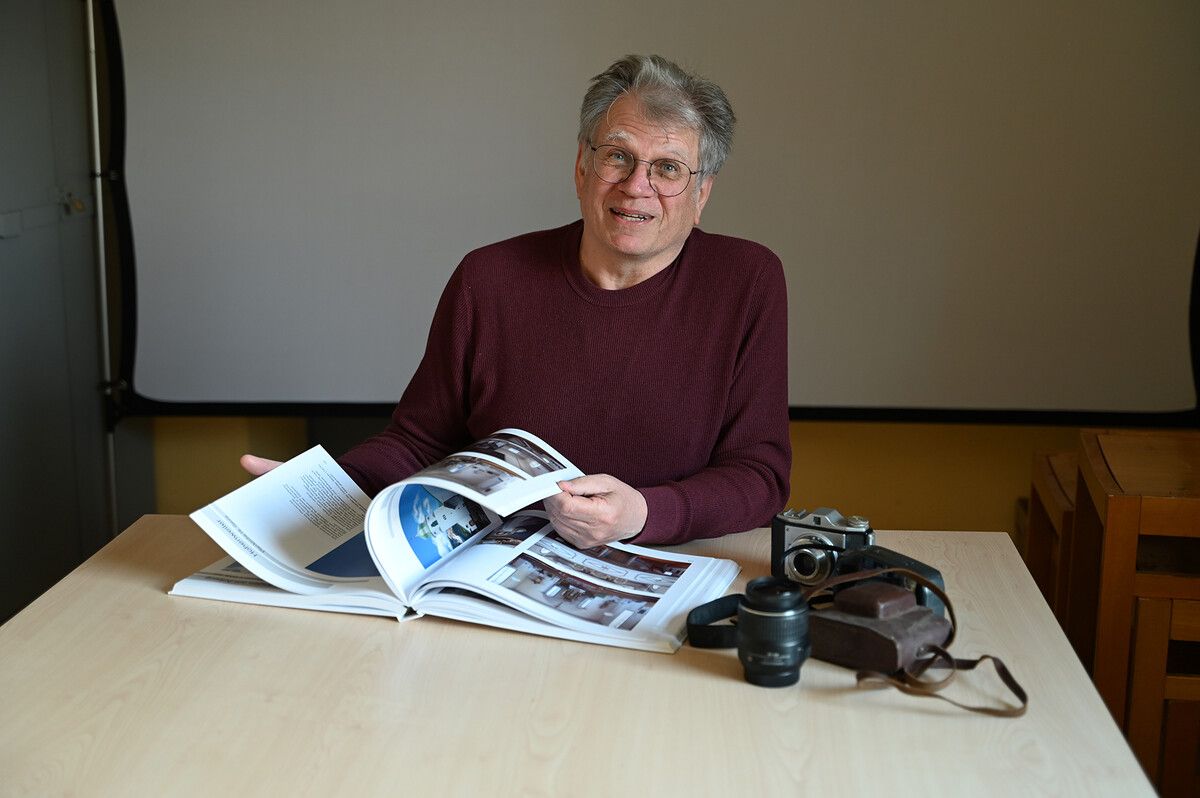 Im Bann der Türme und Gewölbe: Reinhard Büchele im Clubheim des Fotoclubs Creativ Höchst (FCCH). ⇒AFP