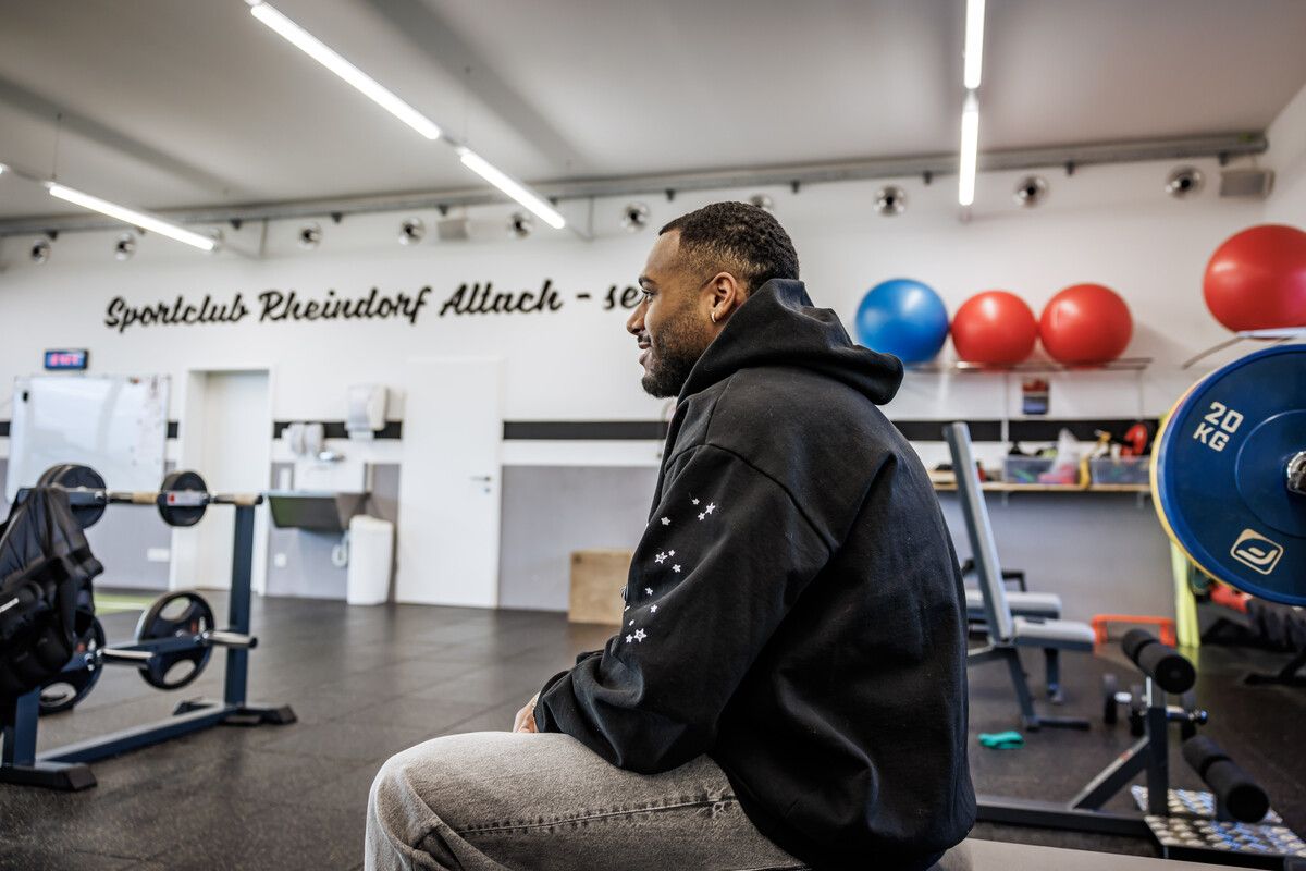 In jungen Jahren Kampfsportler, versteht es Marlon Mustapha bestens, für ein Ziel zu kämpfen. Aktuell ist es der Klassenerhalt mit dem SCR Altach.⇒Meier