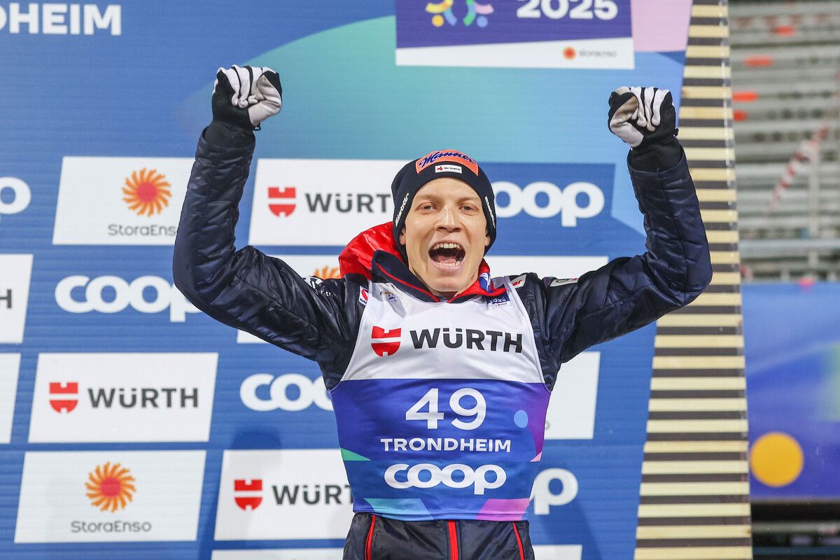 Jan Hörl jubelt über seine Bronzemedaille bei der Nordischen Ski-WM in Trondheim. ⇒gepa