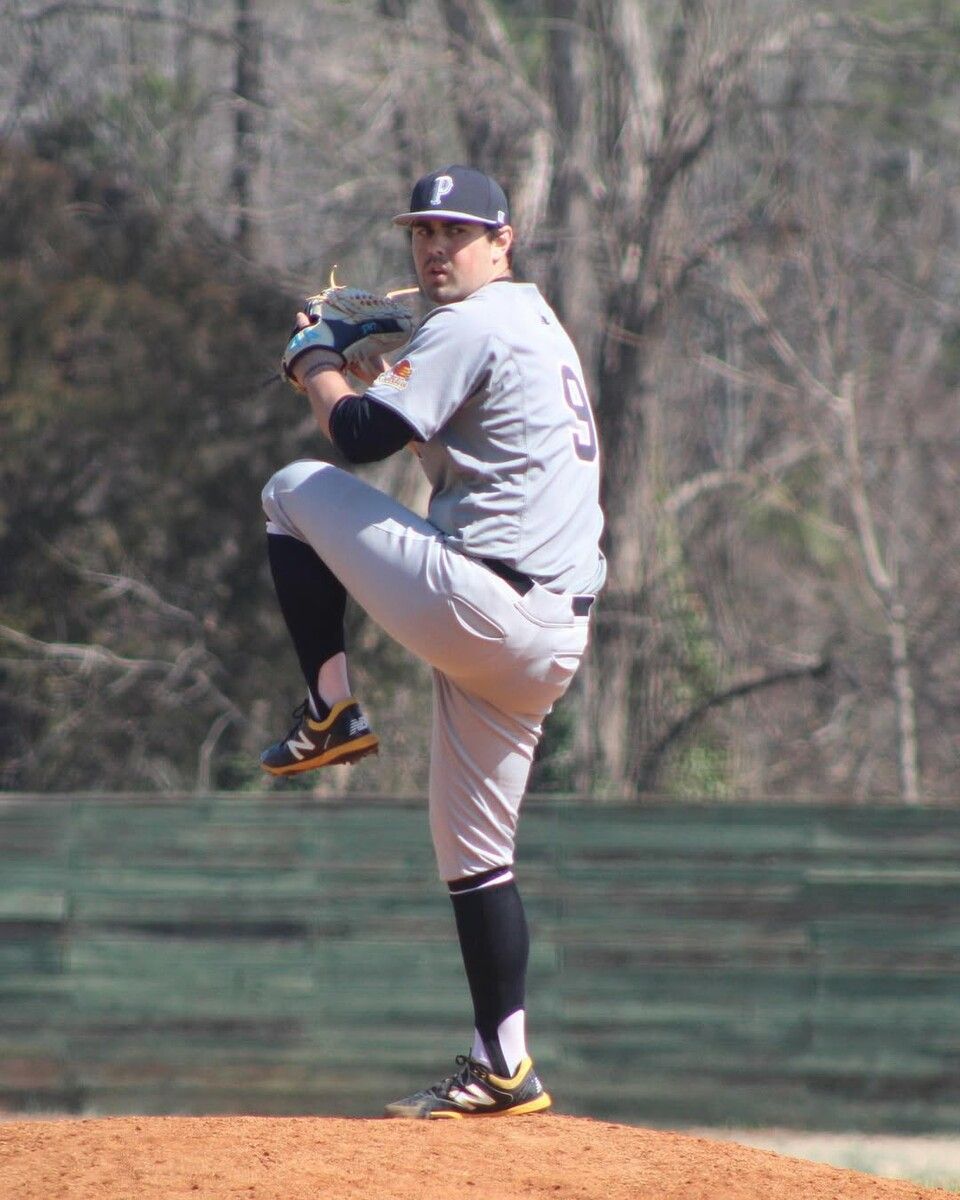 Josh Topper ist Pitcher bei den Indians, sein Bruder Caleb bei den Bulls.⇒Privat