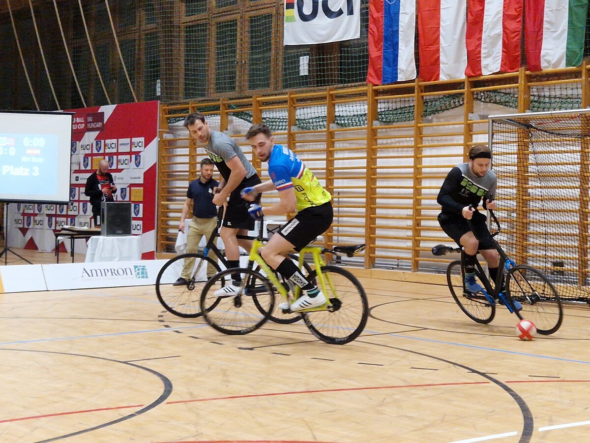Kevin Bachmann (r.) und Michael Welte verpassten denkbar knapp ihren ersten Podestrang im Radball-Weltcup.⇒Privat