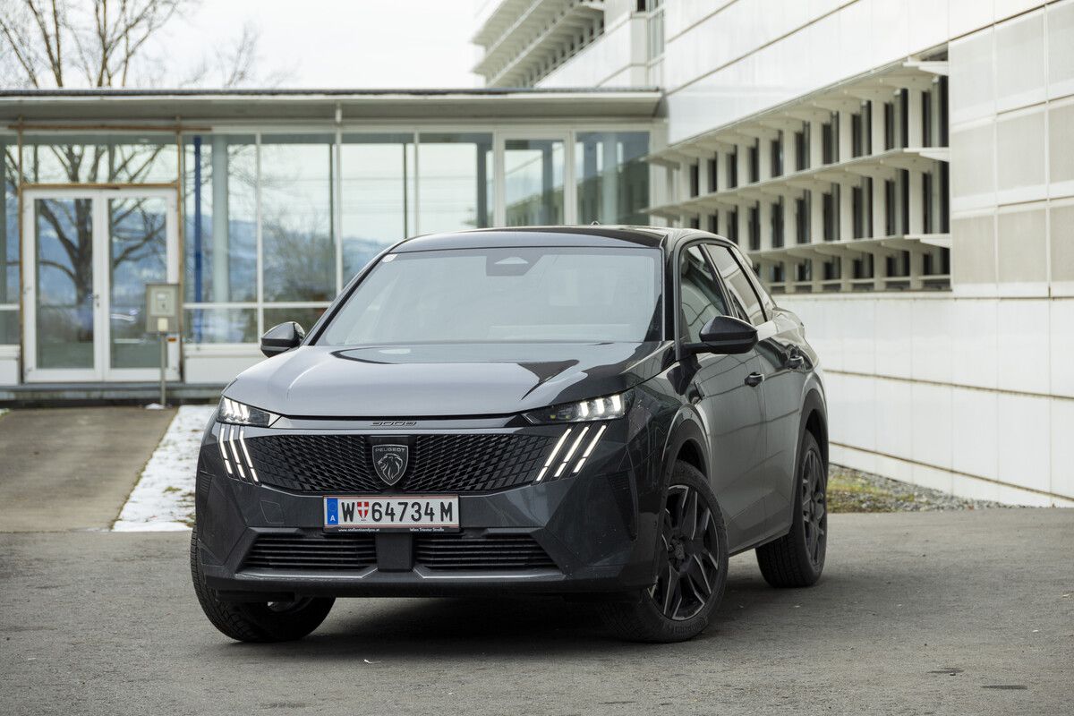 Markanter Auftritt, gefälliges Design: Die dritte Generation des Peugeot 3008 gibt es mit großer Antriebsvielfalt.⇒VN/Paulitsch