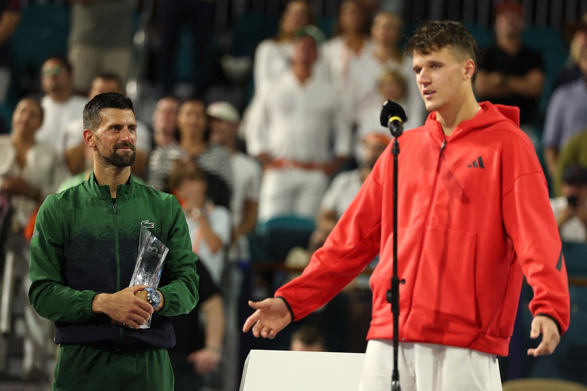 Novak Djokovic muss nach der Finalniederlage gegen Jakub Mensik noch warten, um in den Kreis jener Spieler vorzustoßen, die mindestens 100 Turniere gewonnen haben.⇒AP