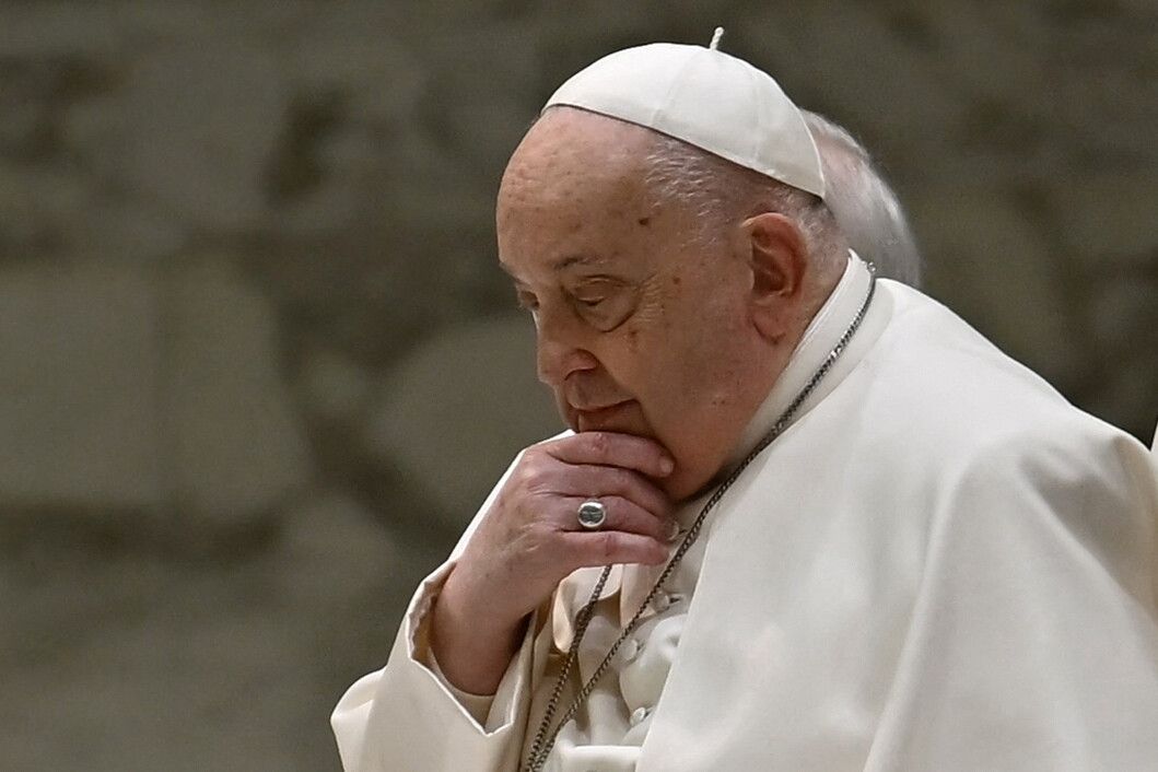 Papst Franziskus hat zwar erneut seine Atemkrise überwunden, doch bei nachlassenden Kräften wird er Aufgaben delegieren müssen.⇒afp