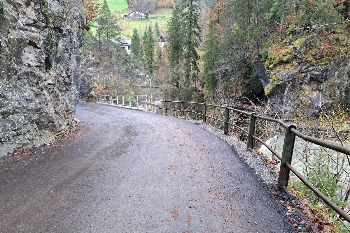 Sanierungsarbeiten an der Ebniterstraße machen Anfang kommender Woche Straßensperren notwendig, kündigt die Stadtverwaltung an.⇒Stadt