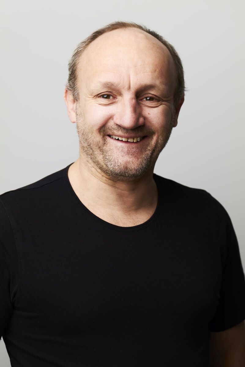 Schriftsteller Jürgen-Thomas Ernst ist einer der Mitwirkenden.⇒ ivo vögel