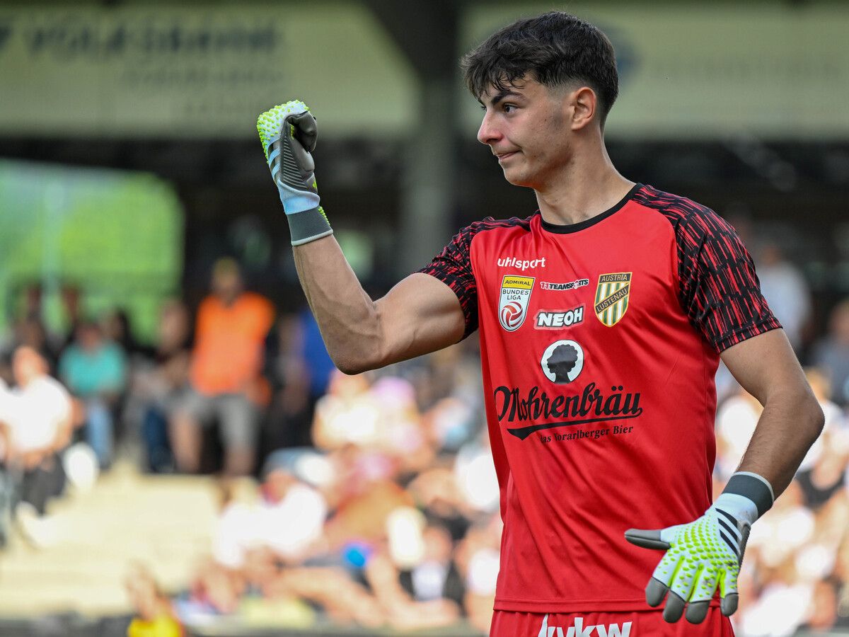 Simon Nesler-Täubl wird von der Austria zu Austria Salzburg verliehen.⇒gepa
