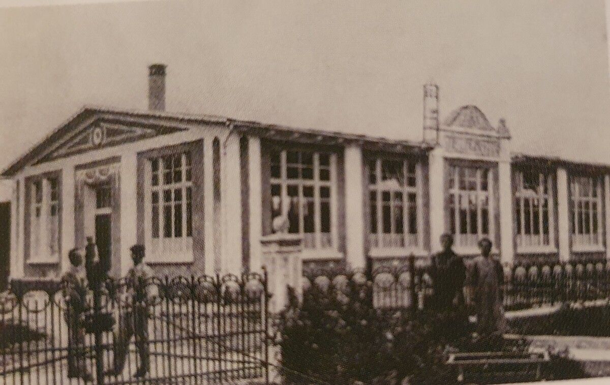 Stickereilokal der Gebrüder Längle 1908. ⇒Wirtschaftsarchiv Vorarlberg, Haymon