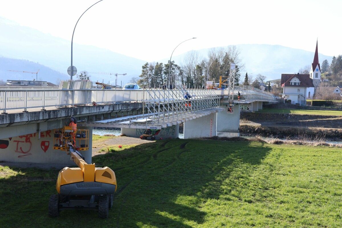 Totalsperre der Rheinbrücke Koblach-Montlingen von April bis September.⇒ GMK
