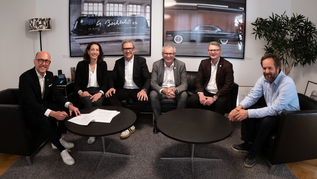 V. l.: Bürgermeister Michael Ritsch, Stadträtin Veronika Marte, Bernhard Ölz (Prisma), Robert Sturn (VLV), Klaus Himmelreich (VLV), Christian Dosch (Prisma). ⇒Stadt