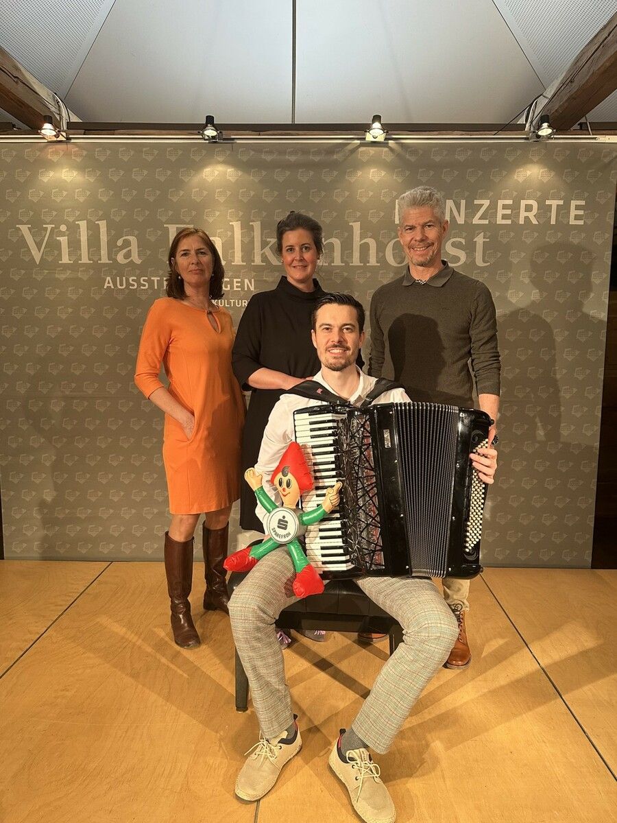 V.l.: Elisabeth Tschann, Verena Burtscher, Raphael Brunner und Thomas Schreiber. →⇒Villa Falkenhorst