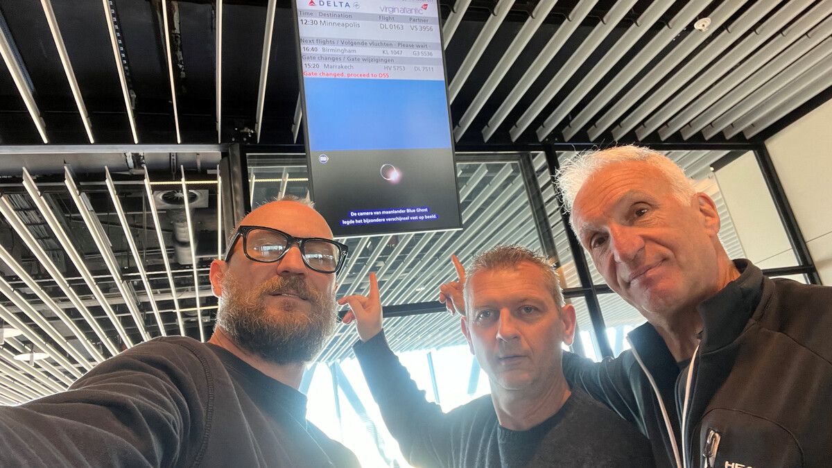 VN-Reporter Markus Krautberger mit Bernd Schmiedle und Konrad Dorn vor dem Abflug von Amsterdam nach Minneapolis, der Wahlheimat von Marco Rossi. ⇒MKR