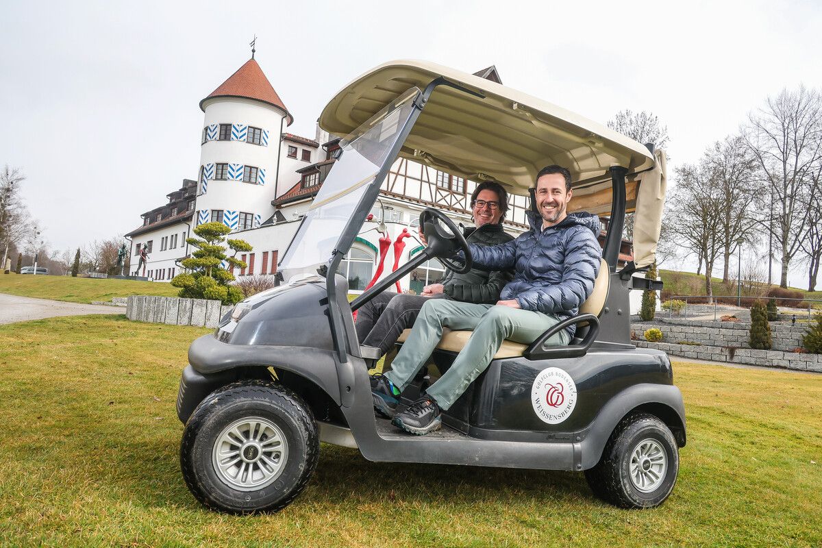 Vorarlberg-Power im Golfclub Weißensberg: Manuel Trappel (vorne) ist Clubmanager, Michael Ritter der neue Pächter des Hotels.