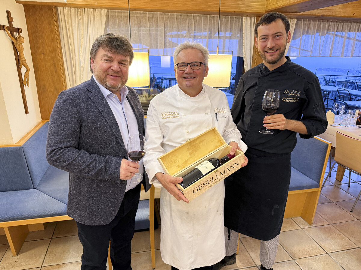 Winzer Albert Gesellmann, Karlheinz und Jeremias Hehle luden zum Meet & Greet in den Schönblick. ⇒Franc