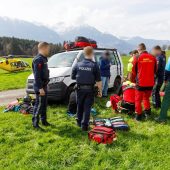 Paragleiterpilot stieß gegen offene Fahrzeugtüre